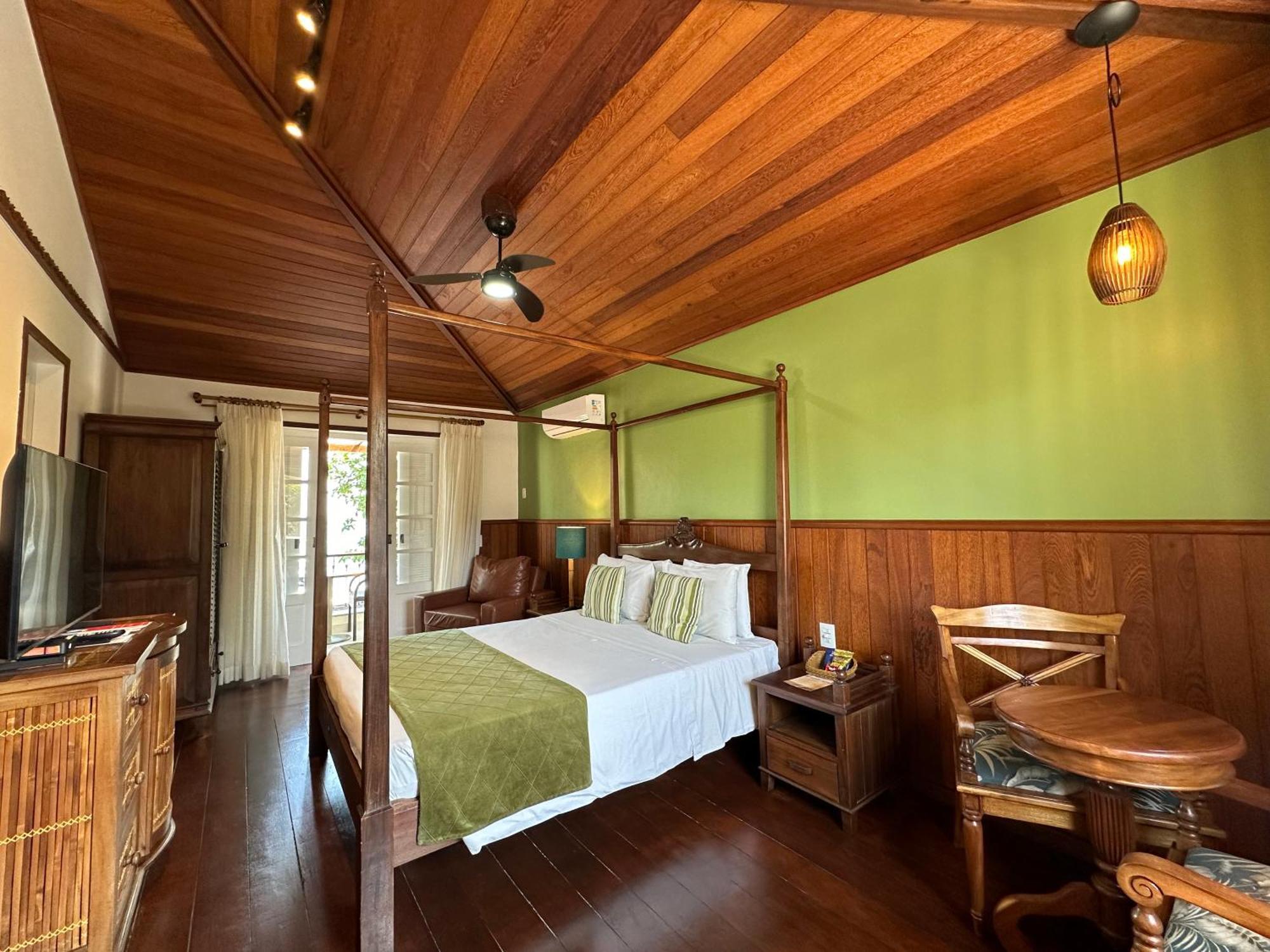 Corsario Inn